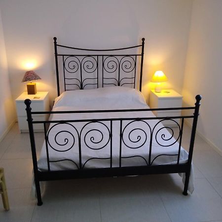 Poppey Villa Peret ภายนอก รูปภาพ